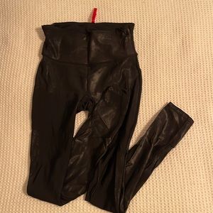 Spanx faux leather leggings - size L